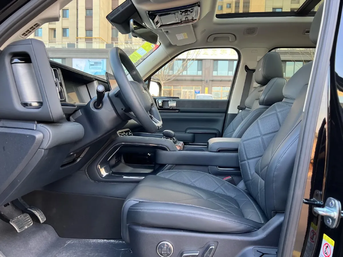 2023 FangChengBao Bao 5 1.5T 194HP L4 E-CVT PHEV 31.8KWH,autocango,china used car exporter,china ev exporter,chinese used car exporter,chinese used ev exporter