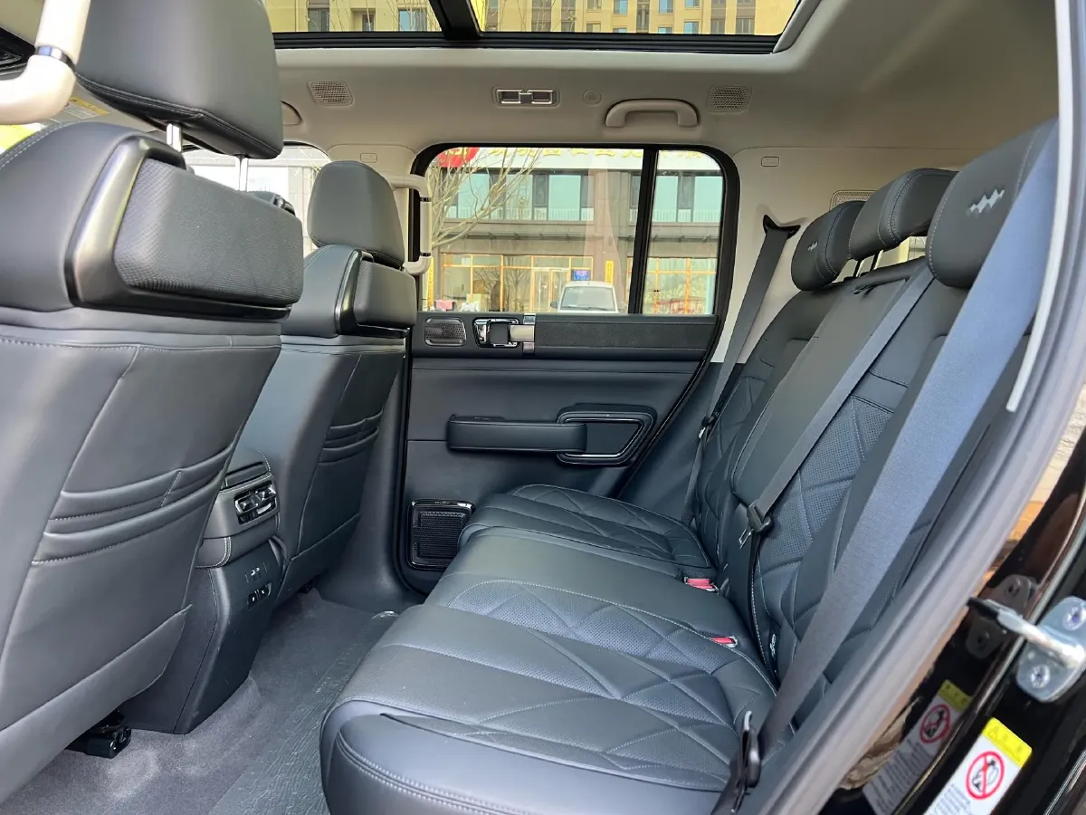 2023 FangChengBao Bao 5 1.5T 194HP L4 E-CVT PHEV 31.8KWH,autocango,china used car exporter,china ev exporter,chinese used car exporter,chinese used ev exporter