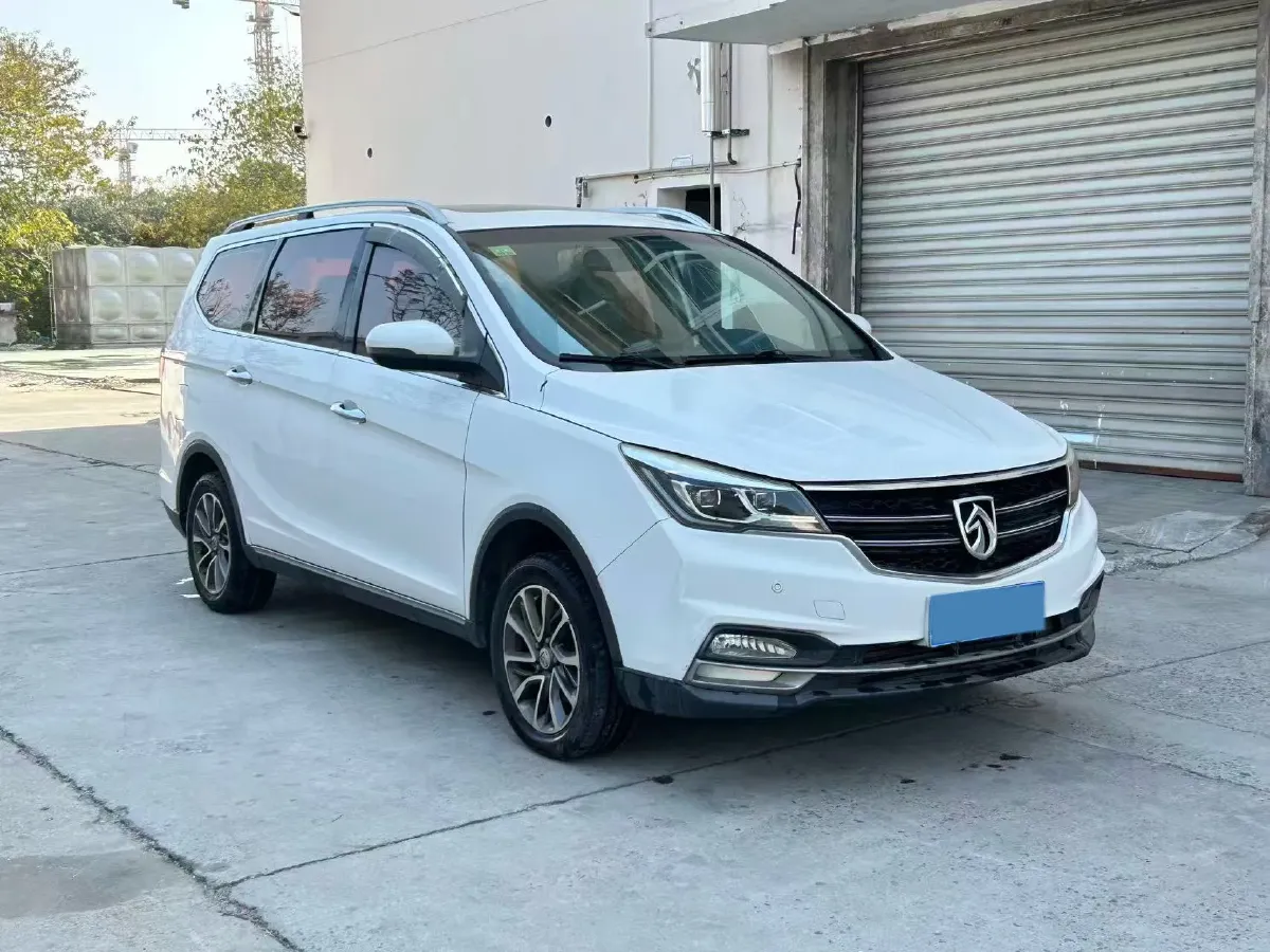 2017 BaoJun 730 1.5T 150HP L4 6MT,autocango,china used car exporter,china ev exporter,chinese used car exporter,chinese used ev exporter