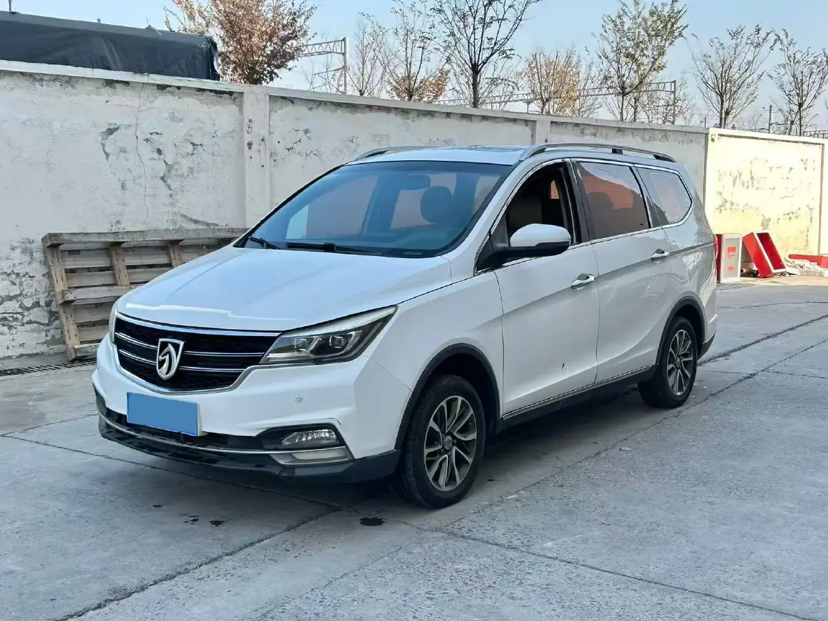 2017 BaoJun 730 1.5T 150HP L4 6MT