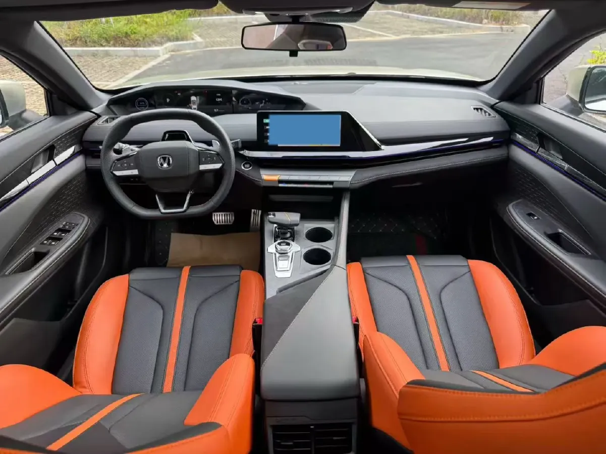 2024 ChangAn UNI-V 1.5T 188HP L4 7DCT,autocango,china used car exporter,china ev exporter,chinese used car exporter,chinese used ev exporter