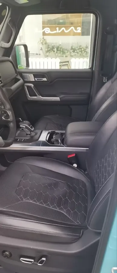 2025 212 212 T01 2.0T 252HP L4 8AT,autocango,china used car exporter,china ev exporter,chinese used car exporter,chinese used ev exporter