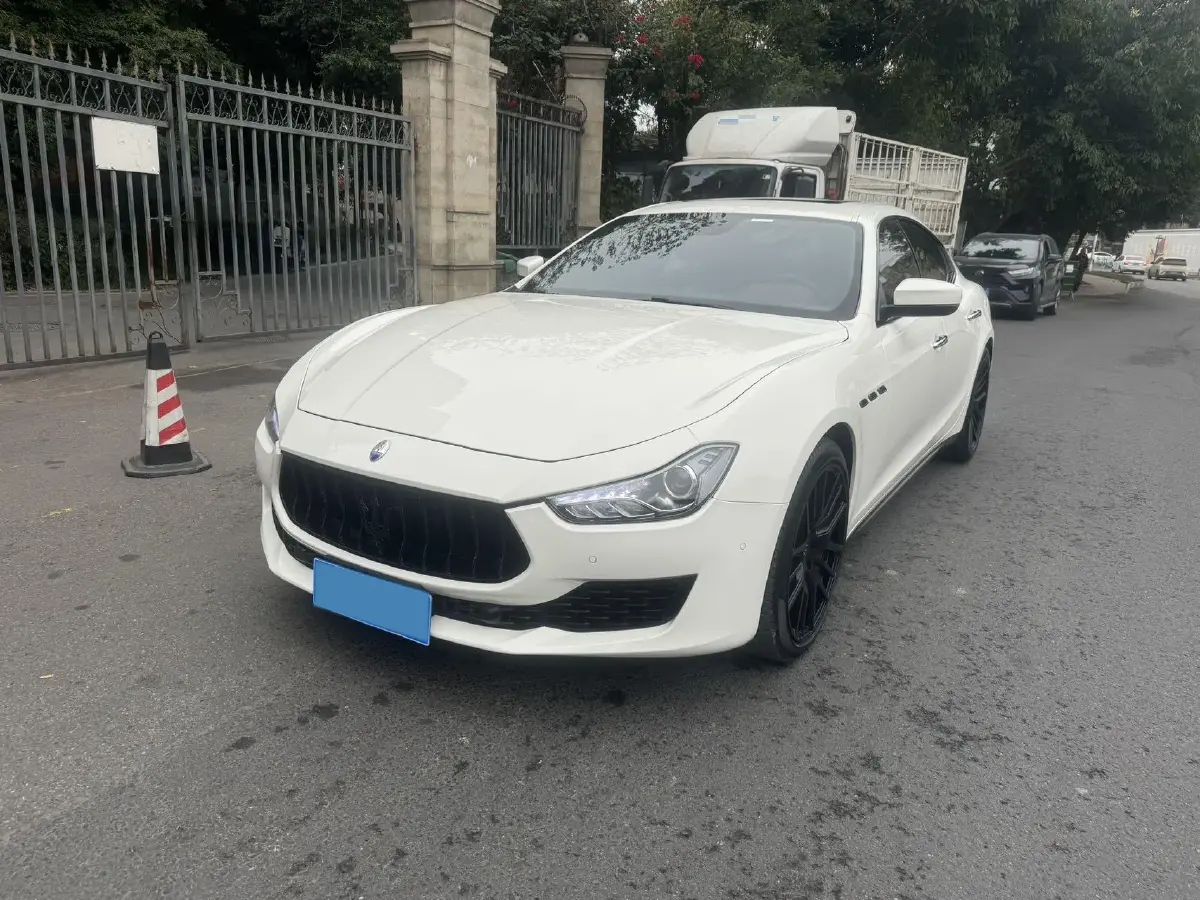 2018 Maserati Ghibli 3.0T 350HP V6 8AT