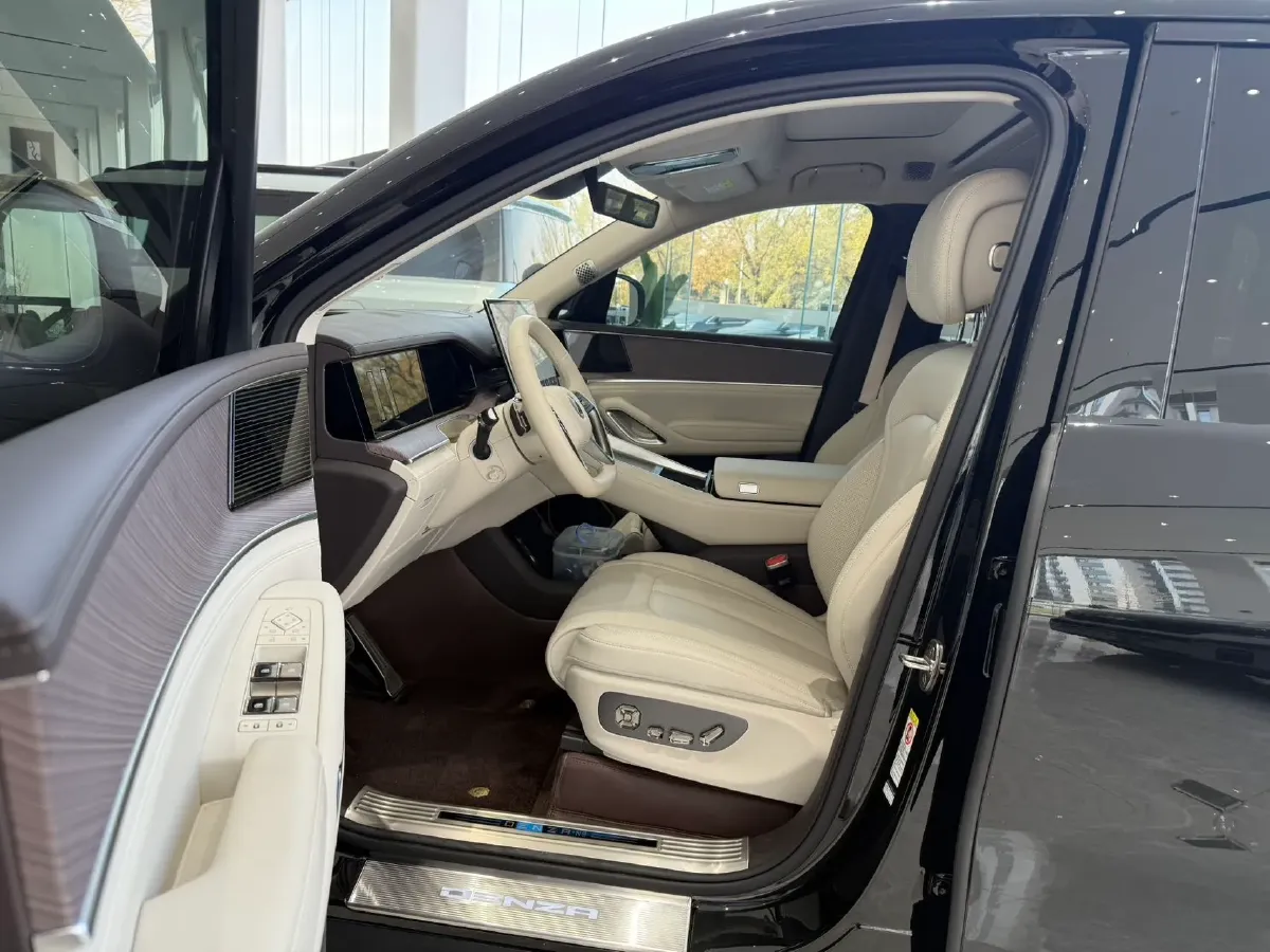 2025 Denza DenzaN9 2.0T 207HP L4 E-CVT PHEV,autocango,china used car exporter,china ev exporter,chinese used car exporter,chinese used ev exporter