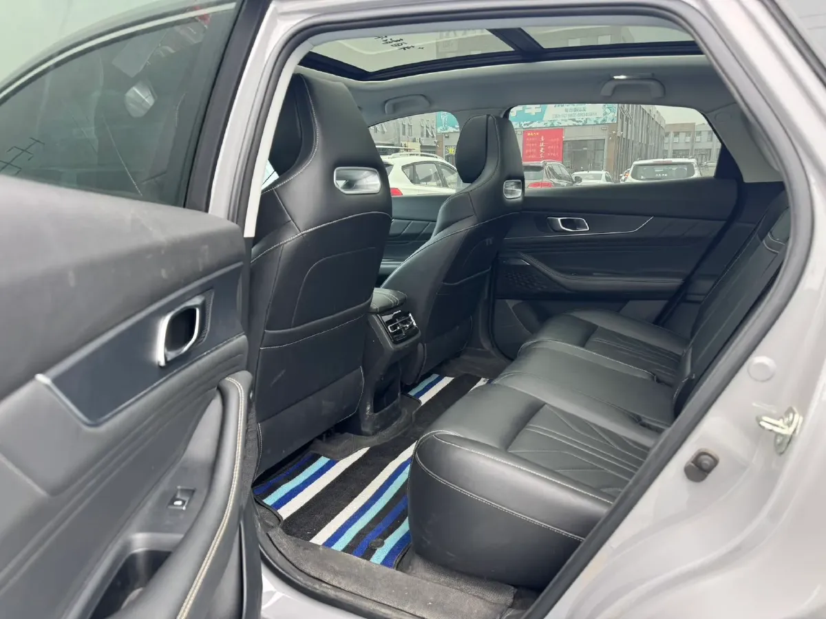 2024 ChangAn UNI-K 2.0T 233HP L4 8AT,autocango,china used car exporter,china ev exporter,chinese used car exporter,chinese used ev exporter