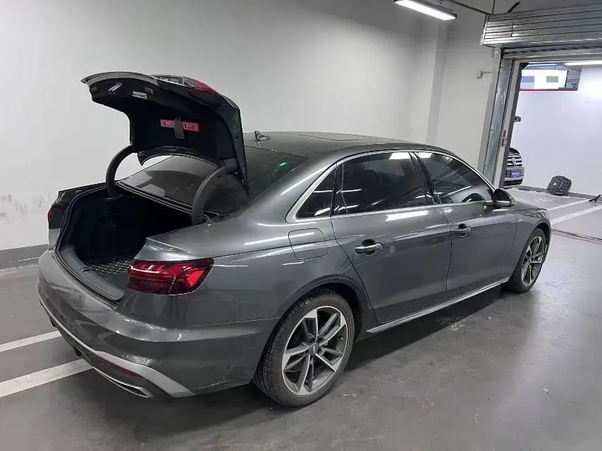 2020 Audi A4L 2.0T 190HP L4 7DCT,autocango,china used car exporter,china ev exporter,chinese used car exporter,chinese used ev exporter