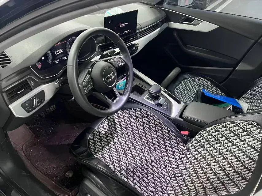 2020 Audi A4L 2.0T 190HP L4 7DCT,autocango,china used car exporter,china ev exporter,chinese used car exporter,chinese used ev exporter