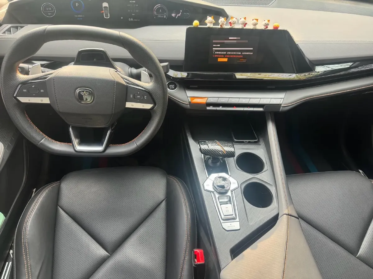 2022 ChangAn UNI-V 1.5T 188HP L4 7DCT,autocango,china used car exporter,china ev exporter,chinese used car exporter,chinese used ev exporter