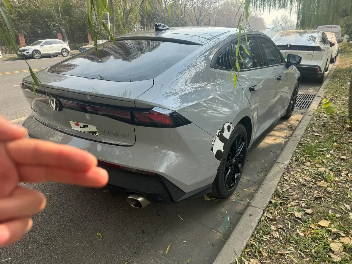 2022 ChangAn UNI-V 1.5T 188HP L4 7DCT,autocango,china used car exporter,china ev exporter,chinese used car exporter,chinese used ev exporter