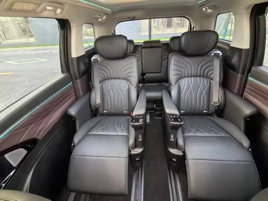 2024 GAC Trumpchi M8 2.0T 252HP L4 8AT,autocango,china used car exporter,china ev exporter,chinese used car exporter,chinese used ev exporter