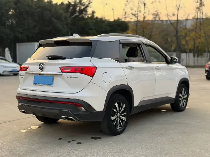 2018 BaoJun 530 1.5T 150HP L4 6MT,autocango,china used car exporter,china ev exporter,chinese used car exporter,chinese used ev exporter