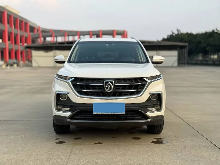 2018 BaoJun 530 1.5T 150HP L4 6MT,autocango,china used car exporter,china ev exporter,chinese used car exporter,chinese used ev exporter