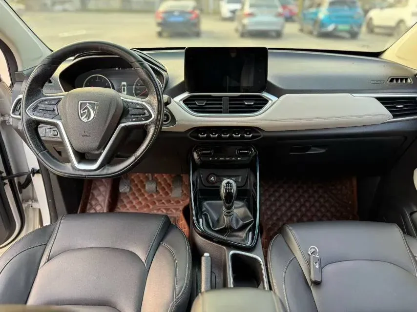 2018 BaoJun 530 1.5T 150HP L4 6MT,autocango,china used car exporter,china ev exporter,chinese used car exporter,chinese used ev exporter