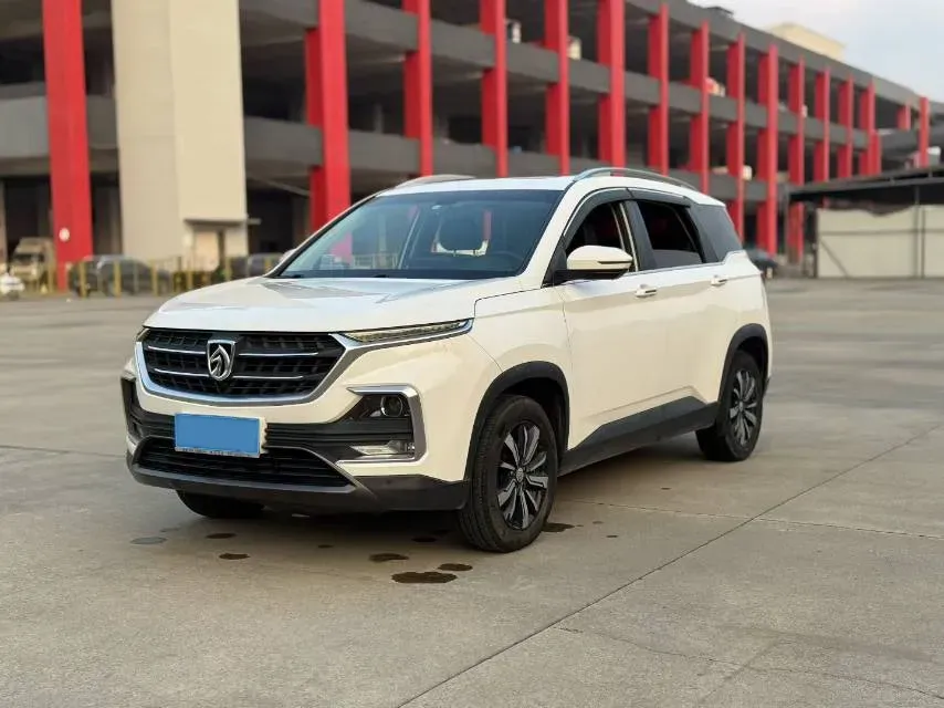 2018 BaoJun 530 1.5T 150HP L4 6MT,autocango,china used car exporter,china ev exporter,chinese used car exporter,chinese used ev exporter