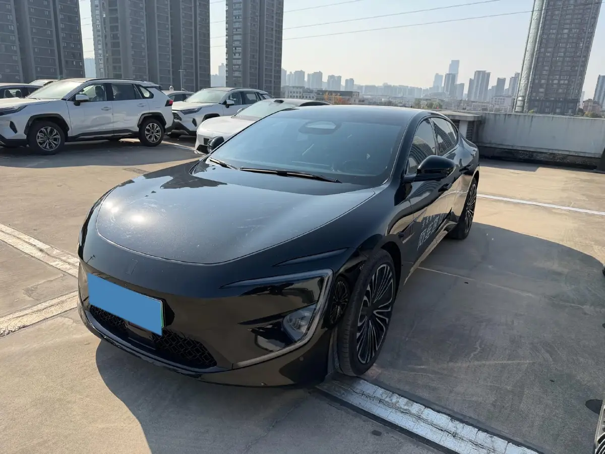 2025 Avatr 12 1.5T 156HP L4 REEV 39.05KWH