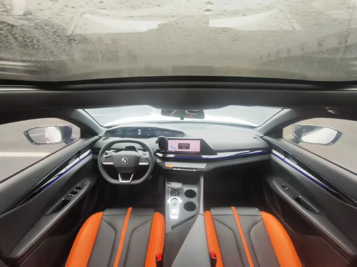 2024 ChangAn UNI-V 1.5T 188HP L4 7DCT,autocango,china used car exporter,china ev exporter,chinese used car exporter,chinese used ev exporter