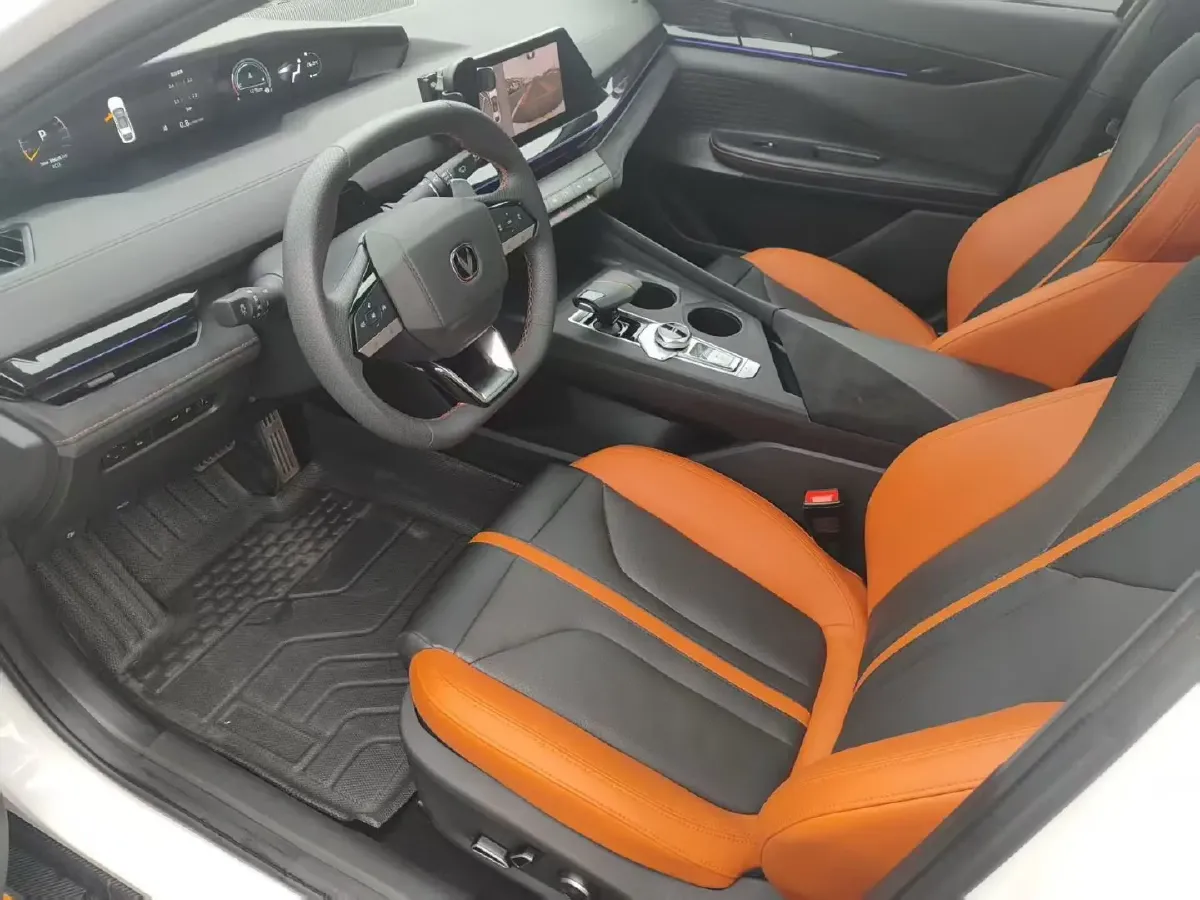 2024 ChangAn UNI-V 1.5T 188HP L4 7DCT,autocango,china used car exporter,china ev exporter,chinese used car exporter,chinese used ev exporter