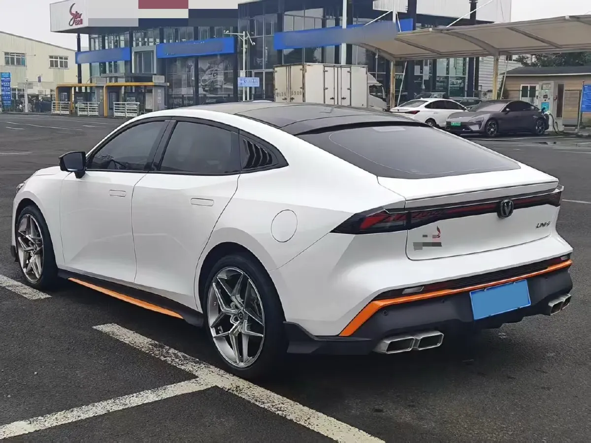 2024 ChangAn UNI-V 1.5T 188HP L4 7DCT,autocango,china used car exporter,china ev exporter,chinese used car exporter,chinese used ev exporter