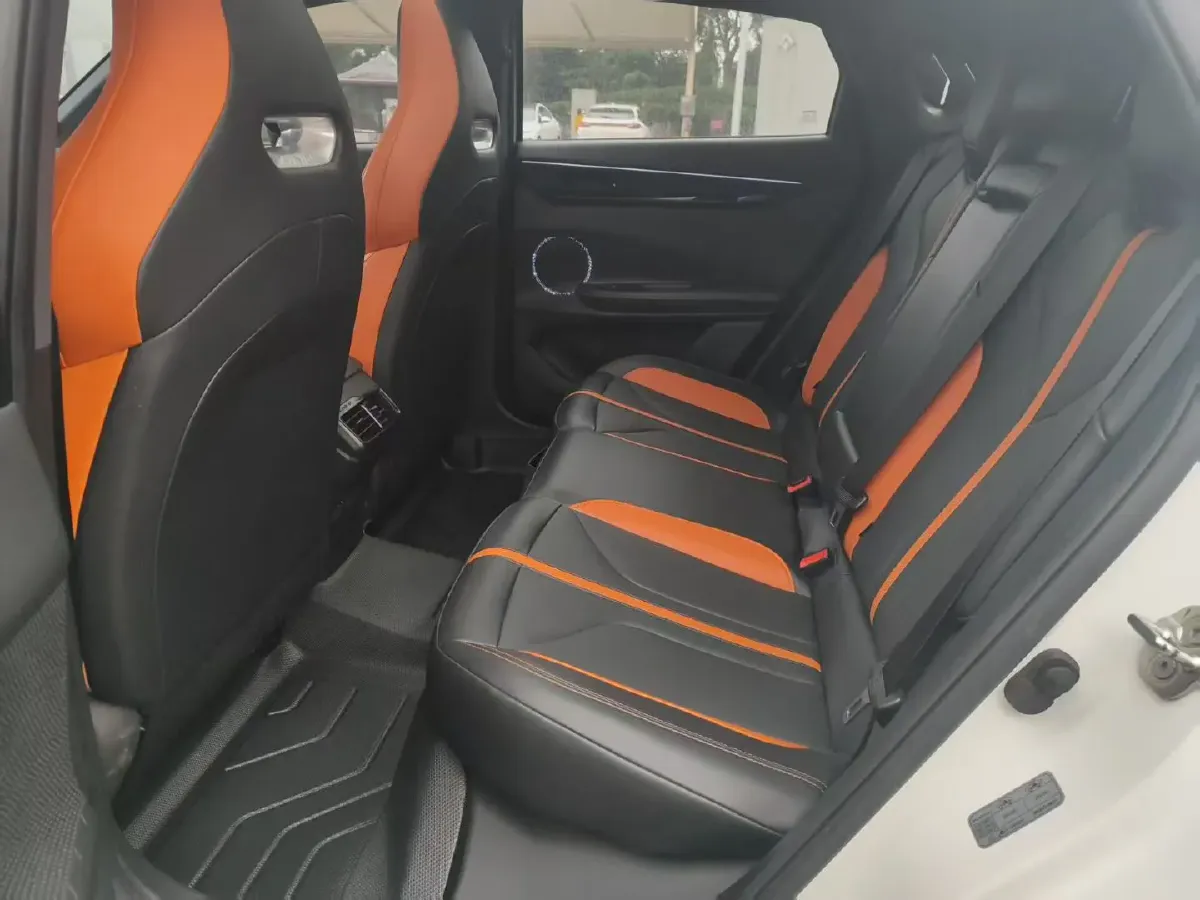 2024 ChangAn UNI-V 1.5T 188HP L4 7DCT,autocango,china used car exporter,china ev exporter,chinese used car exporter,chinese used ev exporter