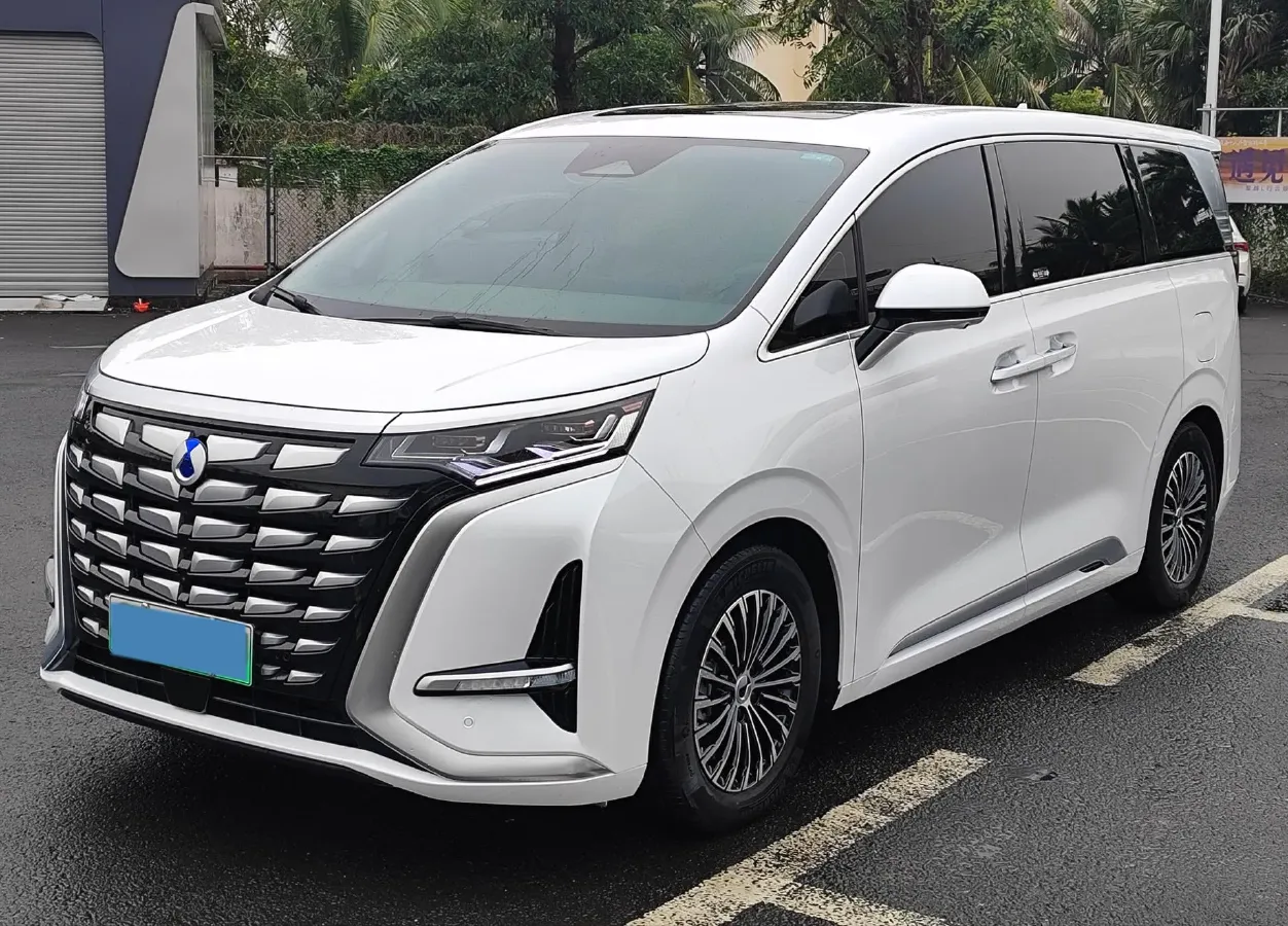 2024 ChangAn UNI-V 1.5T 188HP L4 7DCT,autocango,china used car exporter,china ev exporter,chinese used car exporter,chinese used ev exporter