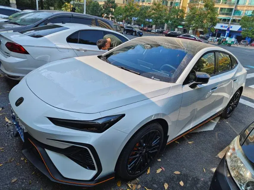 2025 ChangAn UNI-V 2.0T 245HP L4 8AT