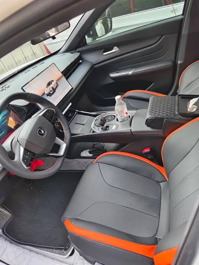 2025 ChangAn UNI-V 2.0T 245HP L4 8AT,autocango,china used car exporter,china ev exporter,chinese used car exporter,chinese used ev exporter