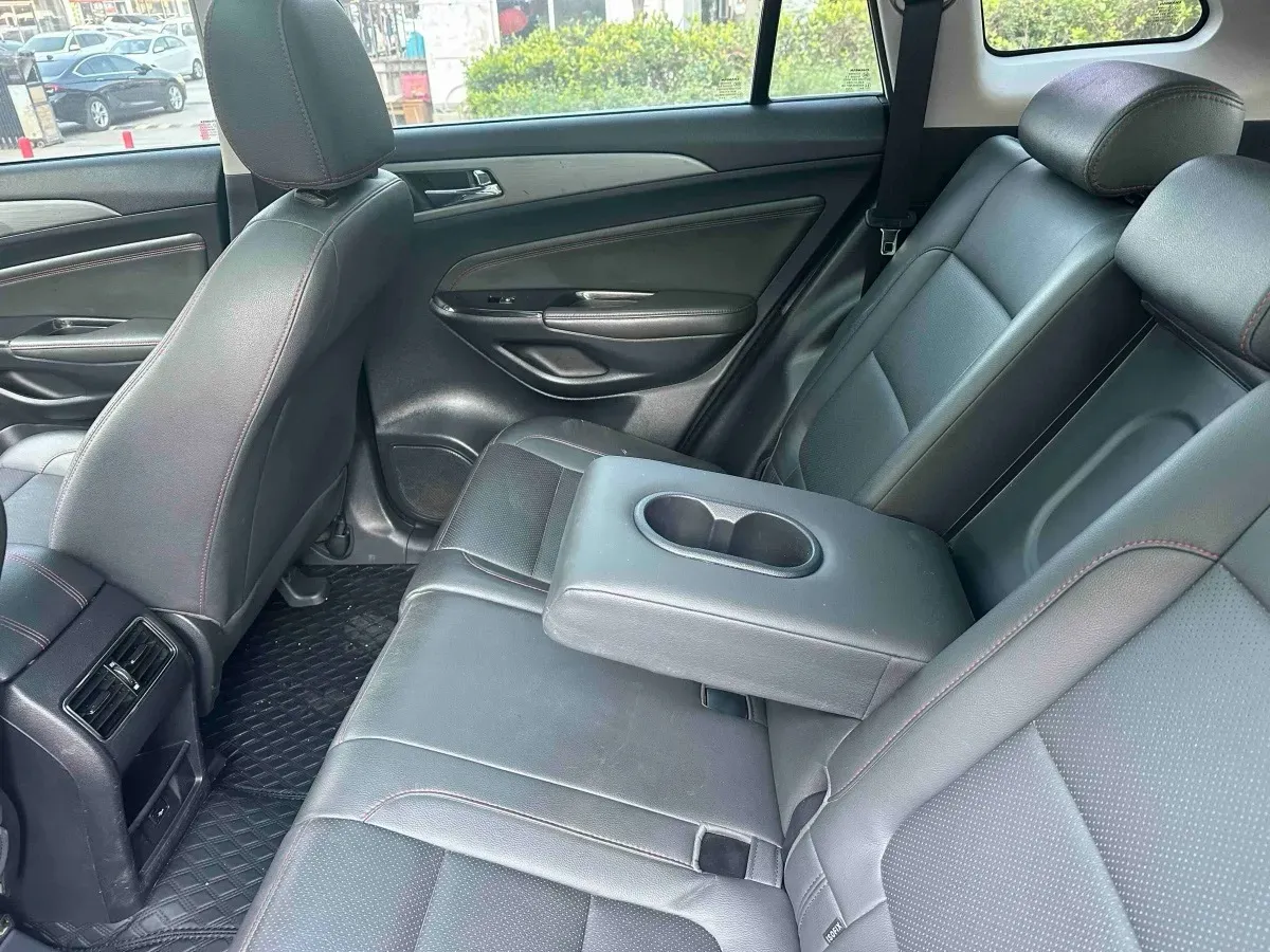 2021 ChangAn CS75 1.5T 178HP L4 6MT,autocango,china used car exporter,china ev exporter,chinese used car exporter,chinese used ev exporter