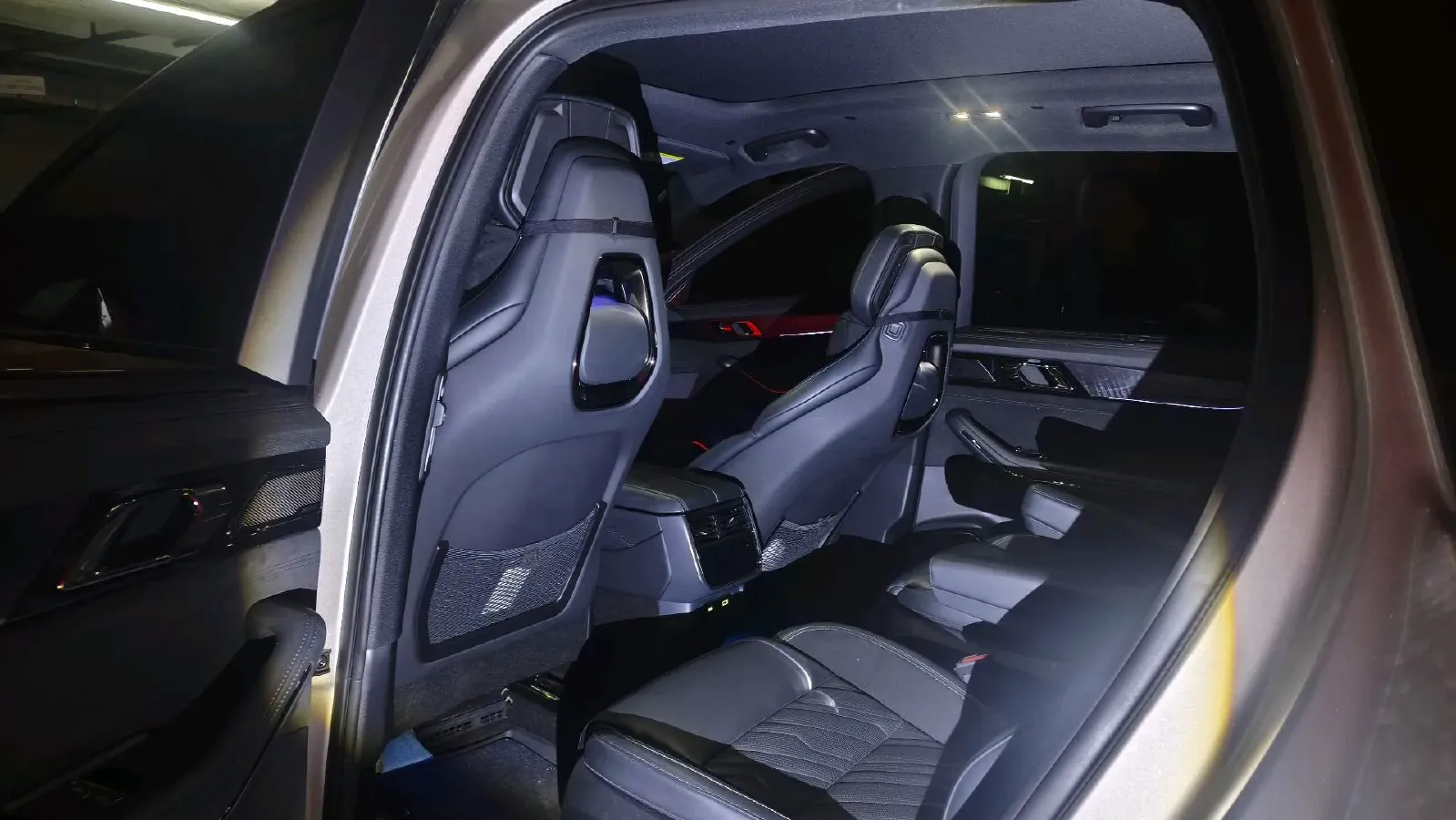 2021 Kia Carnival 2.0T 233HP L4 8AT,autocango,china used car exporter,china ev exporter,chinese used car exporter,chinese used ev exporter