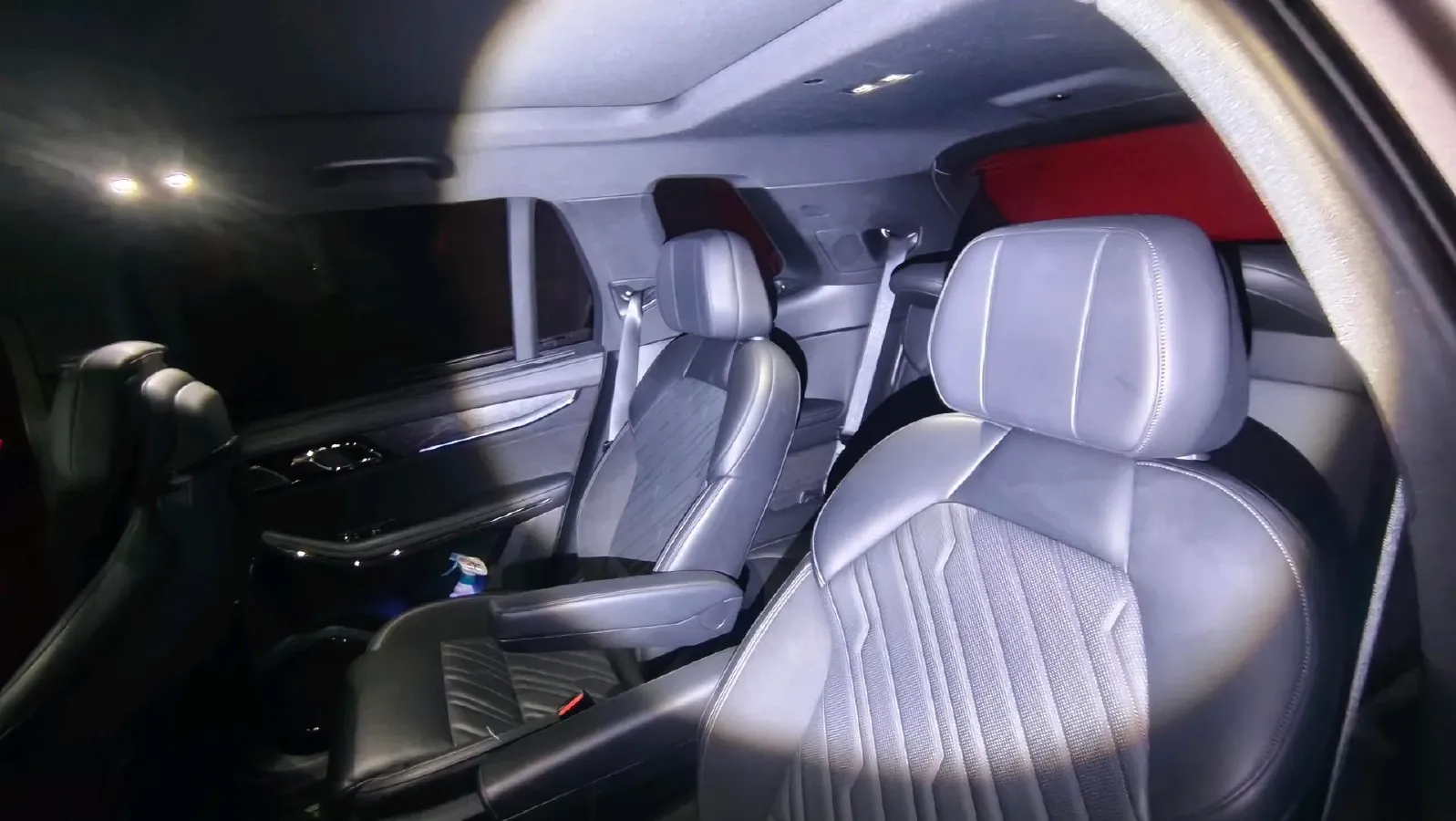 2021 Kia Carnival 2.0T 233HP L4 8AT,autocango,china used car exporter,china ev exporter,chinese used car exporter,chinese used ev exporter