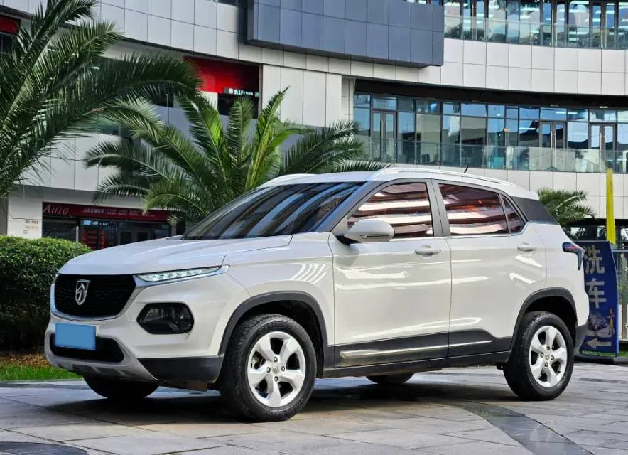 2019 BaoJun 730 1.5L 105HP L4 6MT,autocango,china used car exporter,china ev exporter,chinese used car exporter,chinese used ev exporter