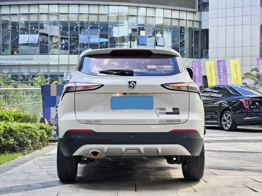 2019 BaoJun 730 1.5L 105HP L4 6MT,autocango,china used car exporter,china ev exporter,chinese used car exporter,chinese used ev exporter