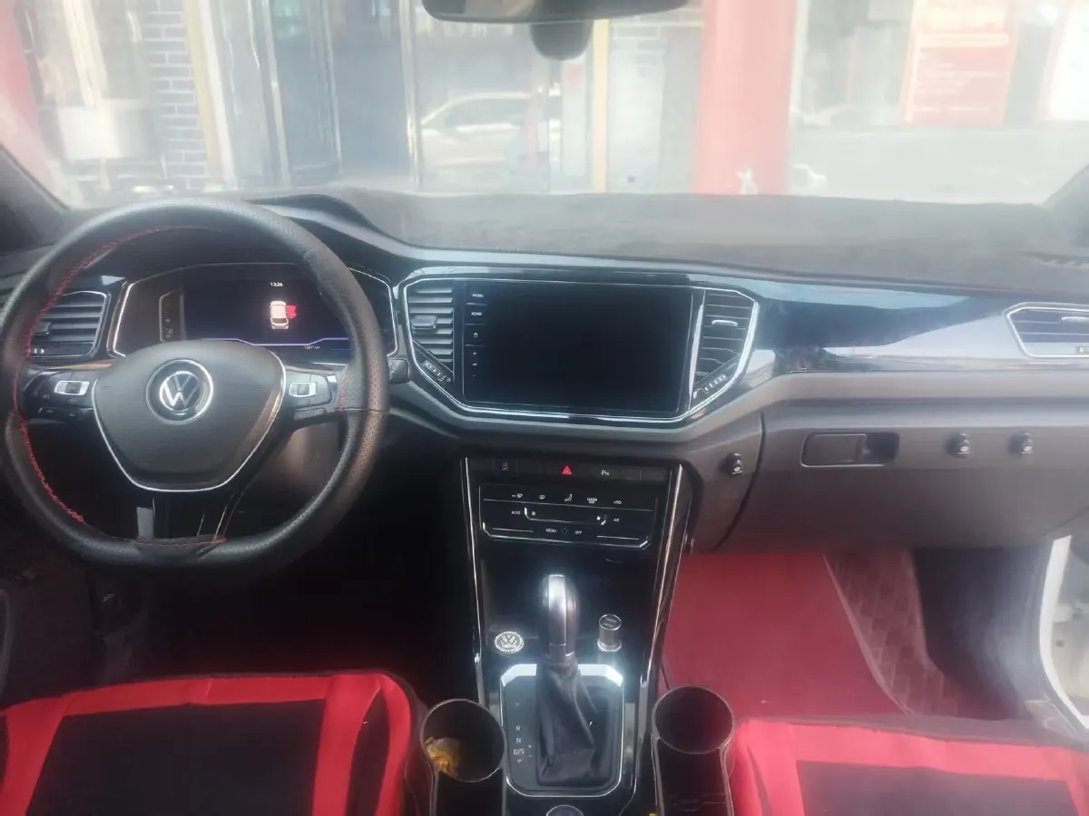2021 Volkswagen T-Roc 1.4T 150HP L4 7DCT,autocango,china used car exporter,china ev exporter,chinese used car exporter,chinese used ev exporter