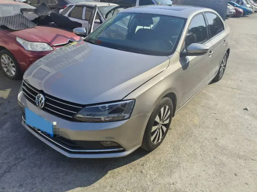 2017 Volkswagen Sagitar 1.4T 150HP L4 7DCT