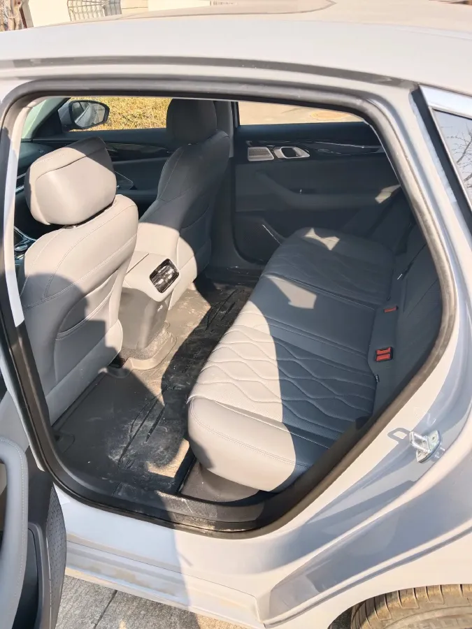 2025 Geely Galaxy A7 1.5L 112HP L4 1DHT PHEV,autocango,china used car exporter,china ev exporter,chinese used car exporter,chinese used ev exporter