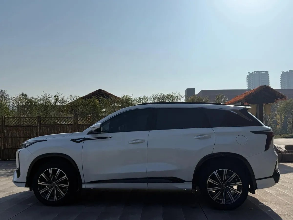 2023 ChangAn CS75 Plus 1.5T 188HP L4 8AT,autocango,china used car exporter,china ev exporter,chinese used car exporter,chinese used ev exporter