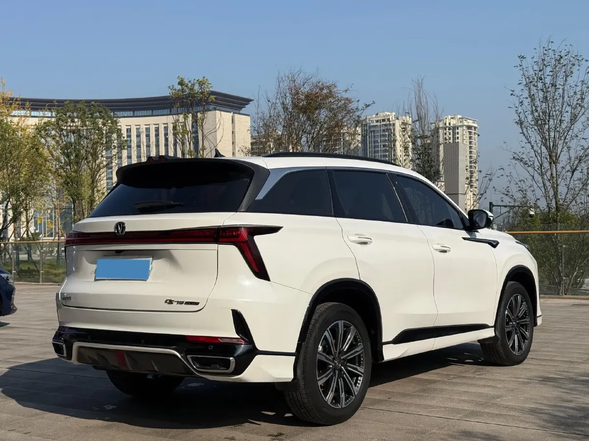 2023 ChangAn CS75 Plus 1.5T 188HP L4 8AT,autocango,china used car exporter,china ev exporter,chinese used car exporter,chinese used ev exporter