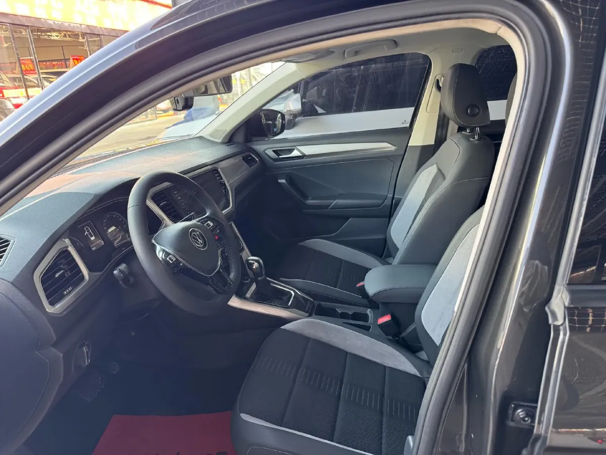 2020 Volkswagen T-Roc 1.4T 150HP L4 7DCT,autocango,china used car exporter,china ev exporter,chinese used car exporter,chinese used ev exporter