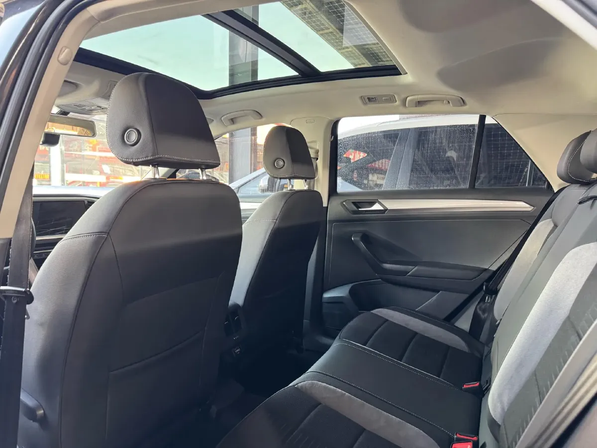 2020 Volkswagen T-Roc 1.4T 150HP L4 7DCT,autocango,china used car exporter,china ev exporter,chinese used car exporter,chinese used ev exporter