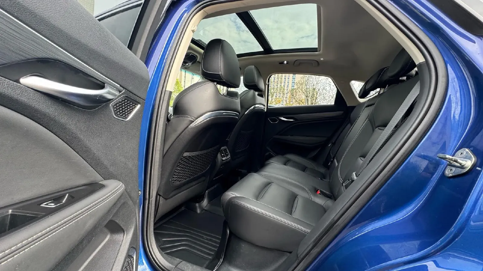 2020 Roewe RX5 1.5T 169HP L4 AMT PHEV 11.1KWH,autocango,china used car exporter,china ev exporter,chinese used car exporter,chinese used ev exporter