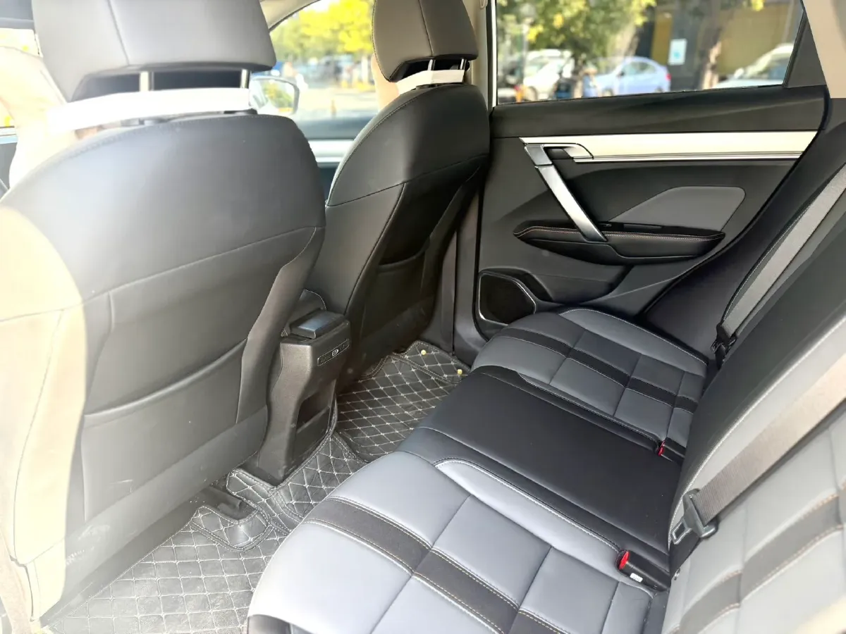 2024 Geely Coolray 1.5T 181HP L4 7DCT,autocango,china used car exporter,china ev exporter,chinese used car exporter,chinese used ev exporter