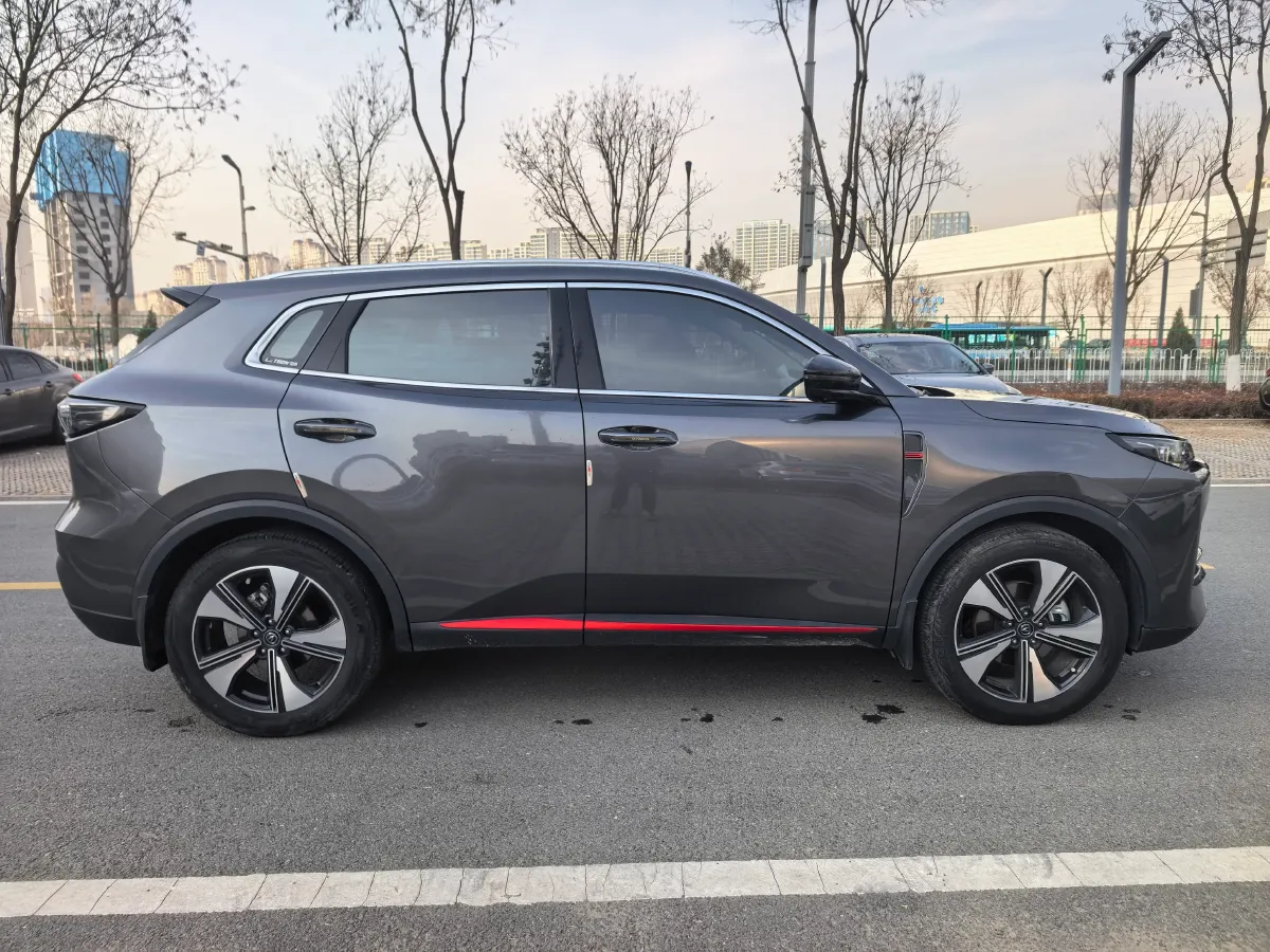 2022 ChangAn Oshan X7 Plus 1.5T 188HP L4 7DCT,autocango,china used car exporter,china ev exporter,chinese used car exporter,chinese used ev exporter