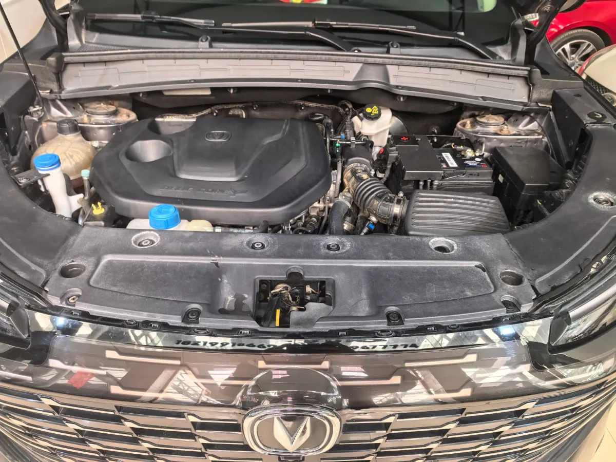 2022 ChangAn Oshan X7 Plus 1.5T 188HP L4 7DCT,autocango,china used car exporter,china ev exporter,chinese used car exporter,chinese used ev exporter