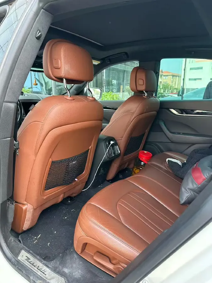 2022 Maserati Levante 2.0T 330HP L4 8AT,autocango,china used car exporter,china ev exporter,chinese used car exporter,chinese used ev exporter