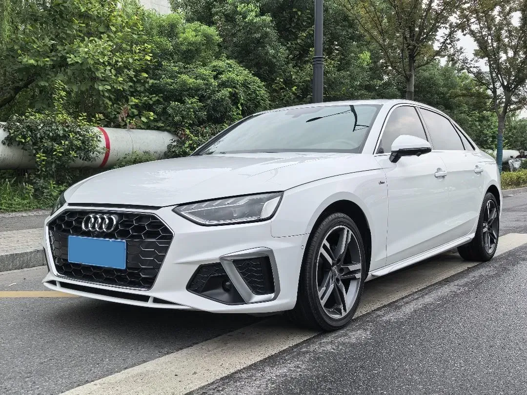 2020 Audi A4L 2.0T 190HP L4 7DCT,autocango,china used car exporter,china ev exporter,chinese used car exporter,chinese used ev exporter