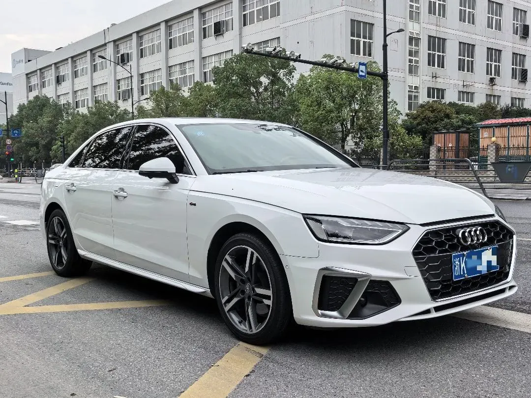 2020 Audi A4L 2.0T 190HP L4 7DCT,autocango,china used car exporter,china ev exporter,chinese used car exporter,chinese used ev exporter