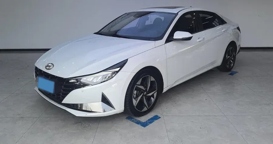 2022 Hyundai Elantra 1.5L 115HP L4 CVT