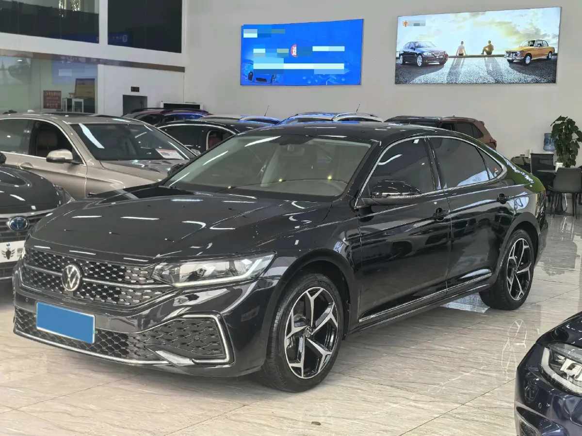 2025 Volkswagen Passat 2.0T 220HP L4 7DCT,autocango,china used car exporter,china ev exporter,chinese used car exporter,chinese used ev exporter