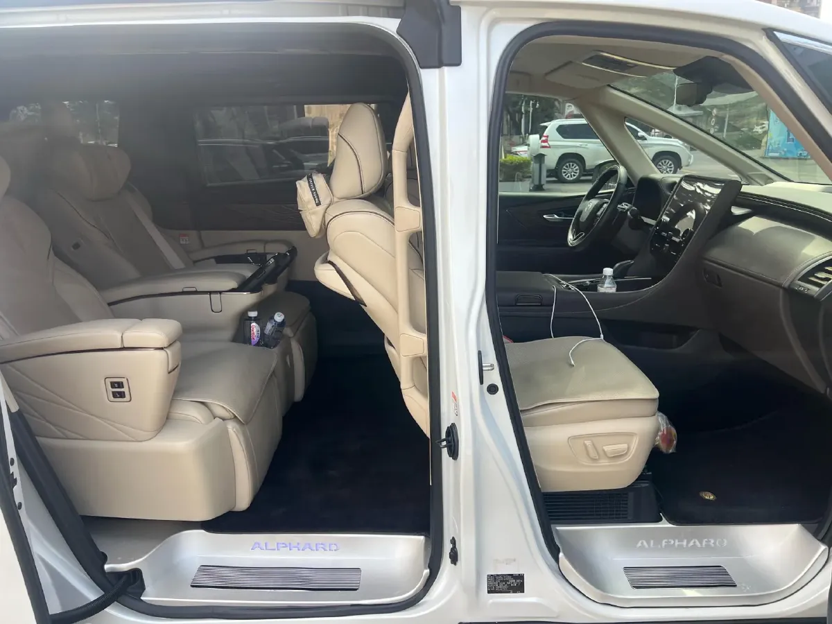 2024 Toyota Alphard 2.5L 190HP L4 E-CVT Hybrid,autocango,china used car exporter,china ev exporter,chinese used car exporter,chinese used ev exporter