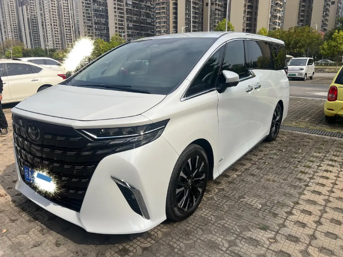 2024 Toyota Alphard 2.5L 190HP L4 E-CVT Hybrid