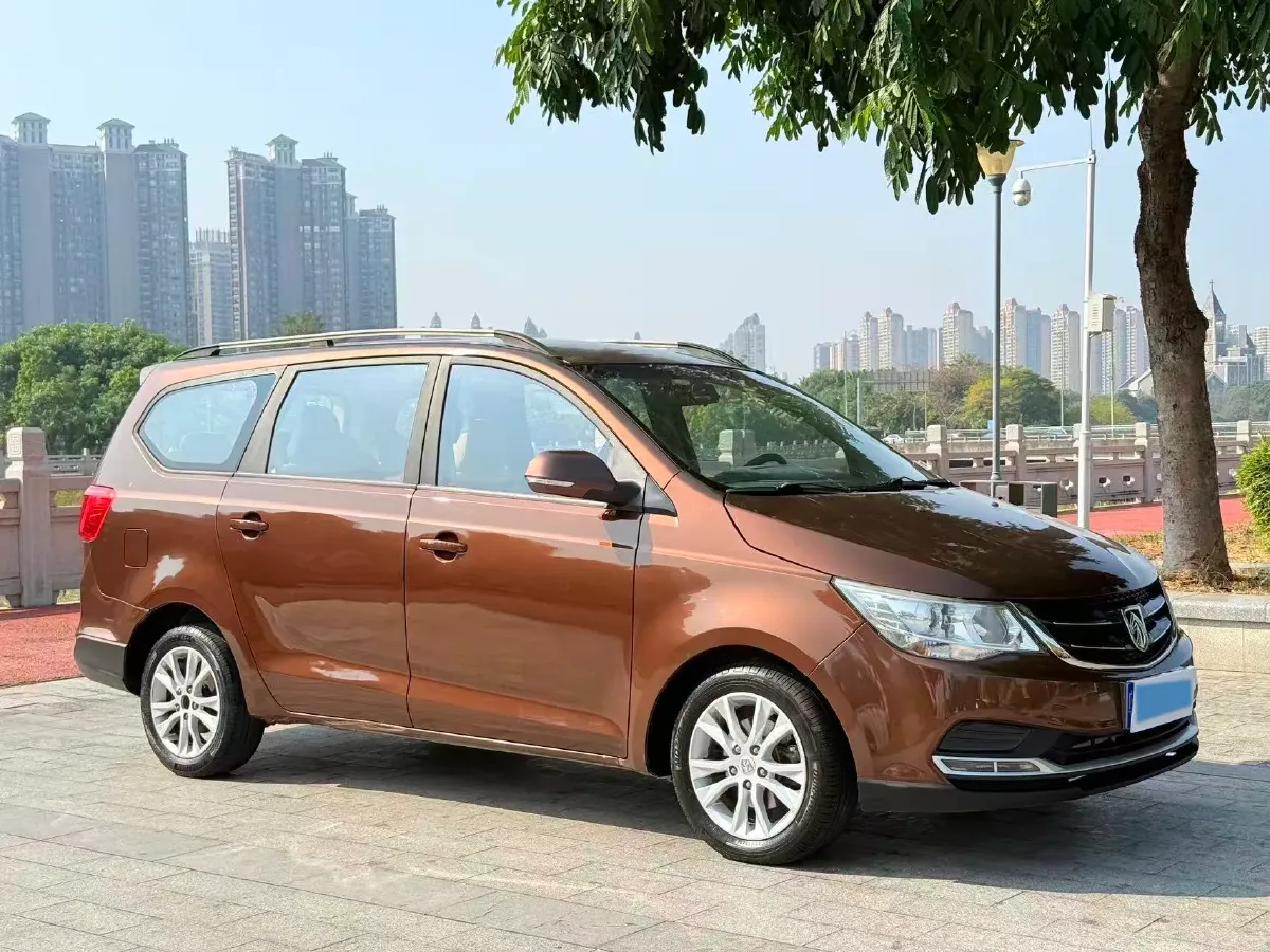 2016 BaoJun 730 1.5L 112HP L4 5MT,autocango,china used car exporter,china ev exporter,chinese used car exporter,chinese used ev exporter
